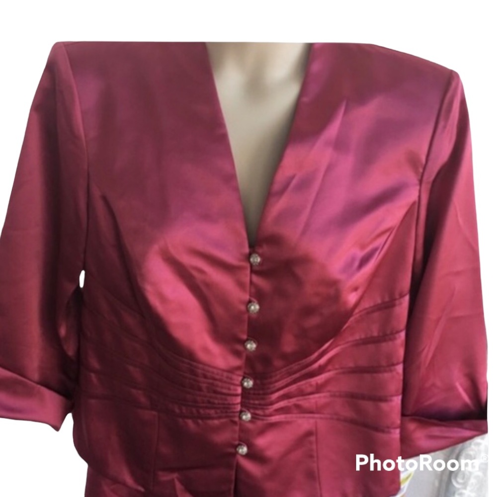 JR Nites Woman 2pc Berry Jacket & Skirt set 16W